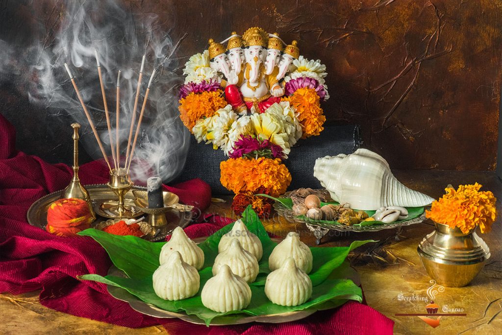 Ganpati Bappana Modak ka Arpan Kartaat